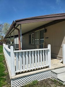 2nd image of 119 Island Dr #119