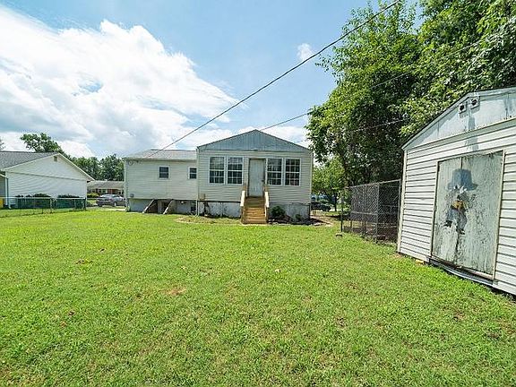 4th image of 908 Genine Dr
