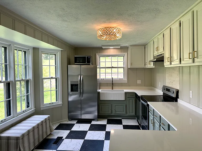4457 Pecan Valley Rd — Photo 2