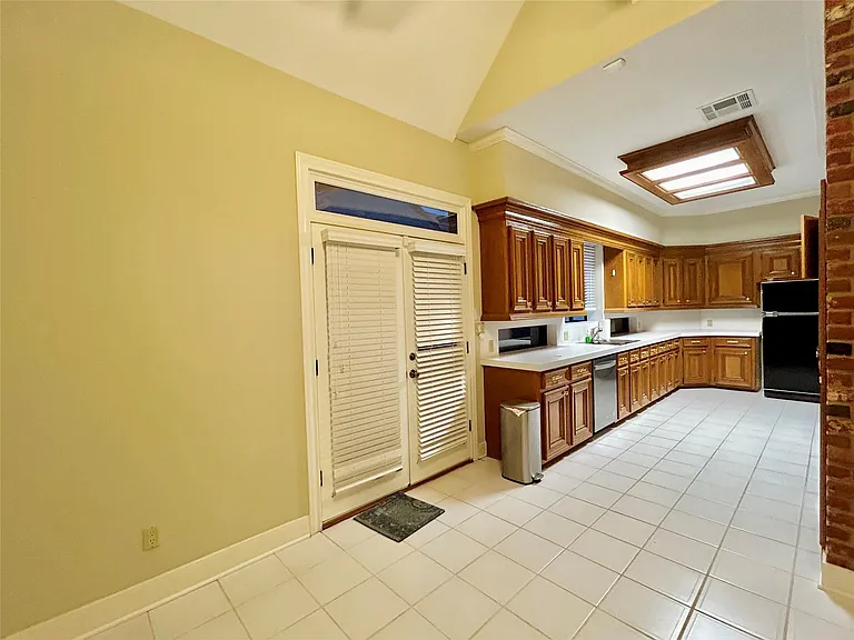 16306 Knightrider Dr — Photo 44
