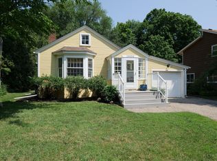 19050 Easton Rd, Deephaven, MN 55391