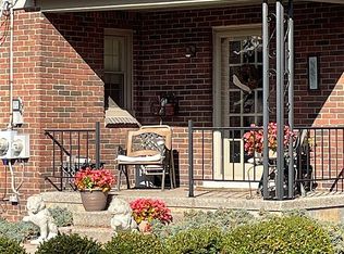 401 Manor St, Grosse Pointe Farms, MI 48236