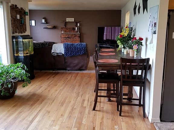 2nd image of 705 E Southview Ave