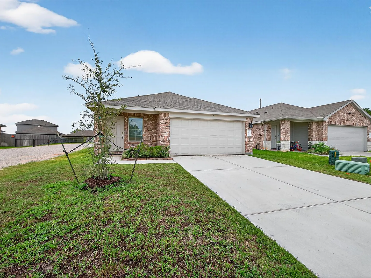 3 bed, 2.0 bath, 1556 sqft, $1,850 — Photo 2