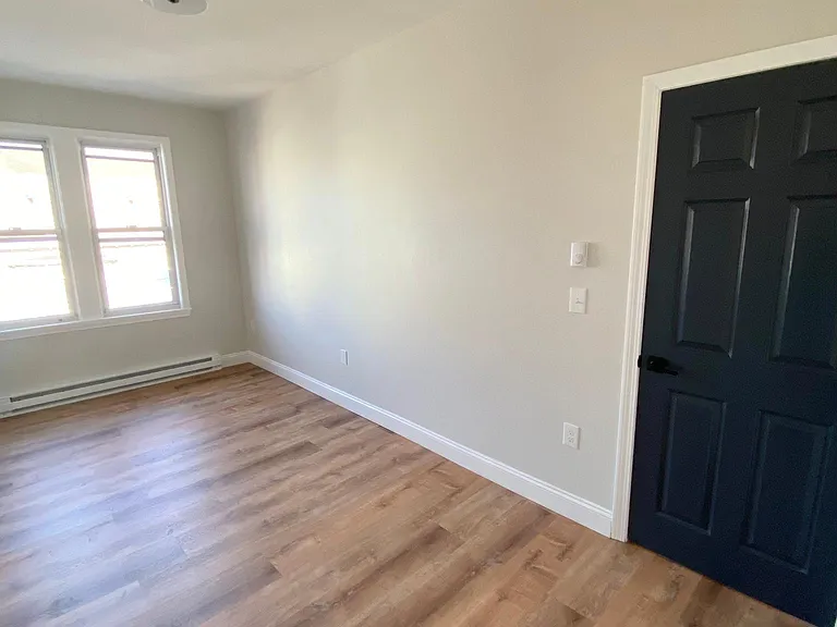 217 Saratoga St #2 — Photo 15