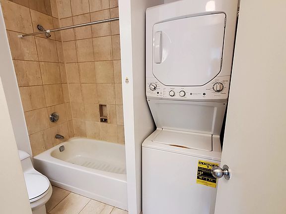 4th image of 415 E 37th St APT 42F