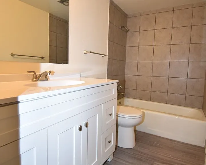 805 W Villard St #1 — Photo 11