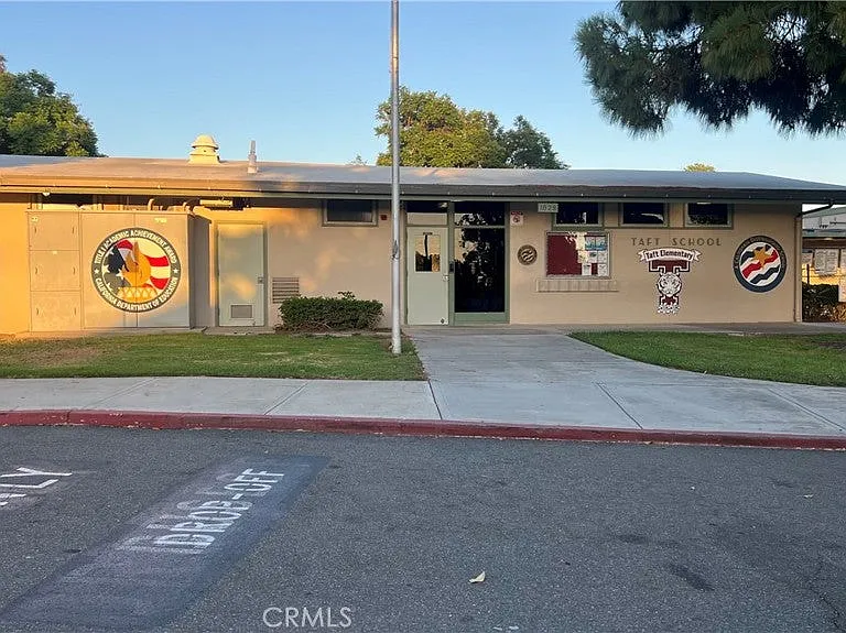 338 E Meats Ave — Photo 32
