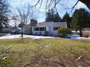 13 B And B St, Brooklyn, CT 06234