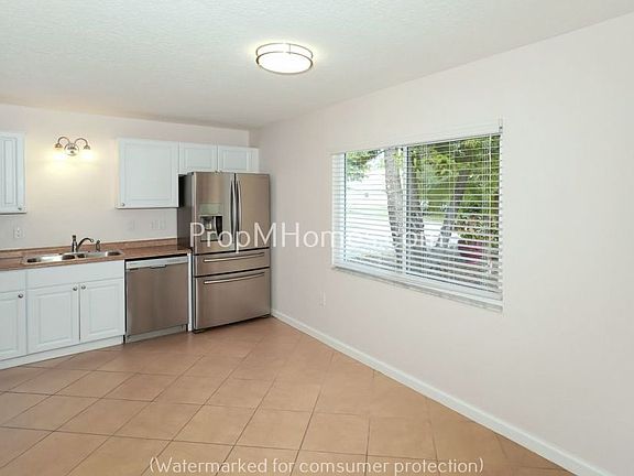 3rd image of 946 42nd St
