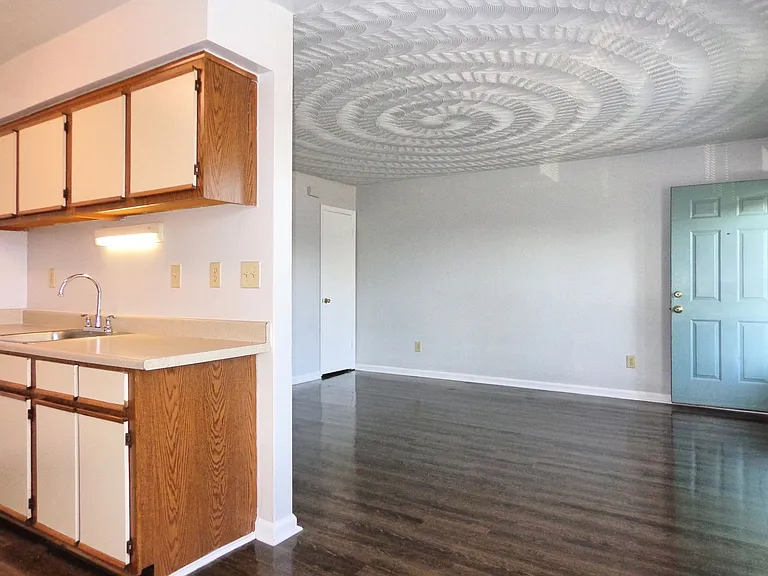 601 Rockingham St — Photo 10