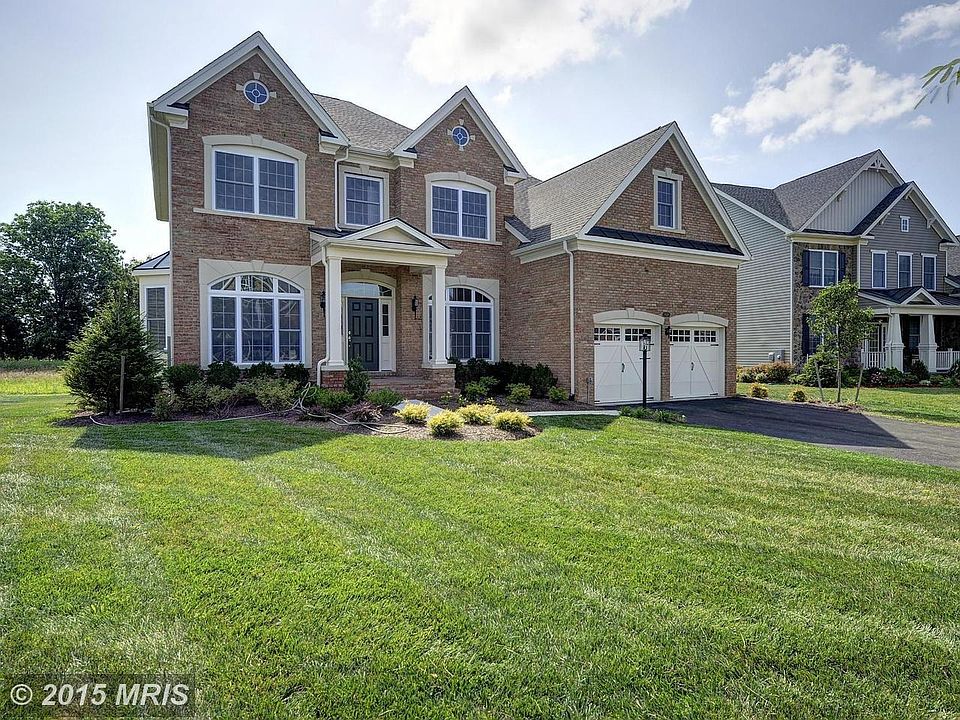 Ellsworth II Carolina Exterior (Front)