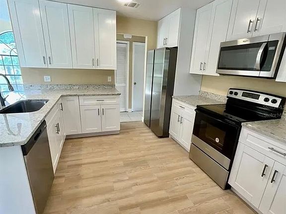 3rd image of 708 Del Rio Way