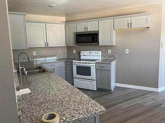 5th image of 5141 Pioneer Ave APT 202