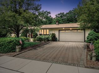 58 Sunset Dr, Howell, NJ 07731