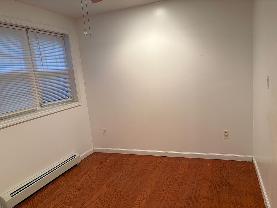 2nd image of 153 Ditmars St