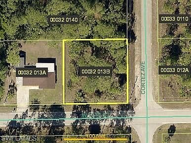 1st image of 300 W 10th St