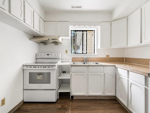 5th image of 2539 E 34th Ave