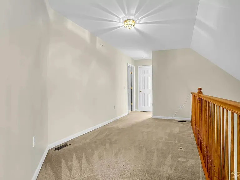 1054 Morning Glory Dr — Photo 10