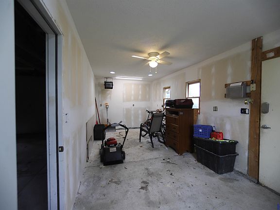 5th image of 745 South St