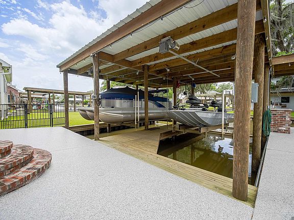 3rd image of 654 Paige Ln