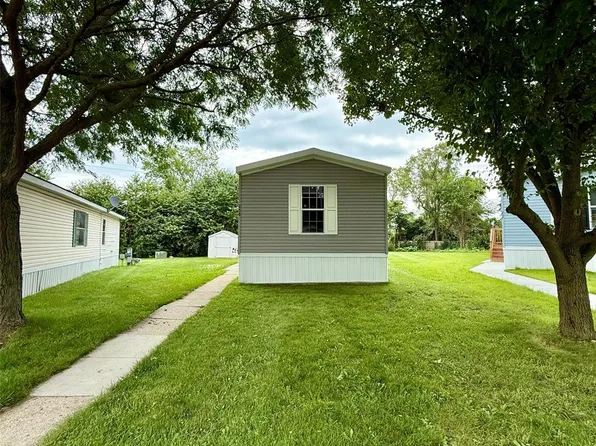258 Diamond Cir, Whitmore Lake, MI 48189