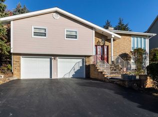 17 William St, Fishkill, NY 12524