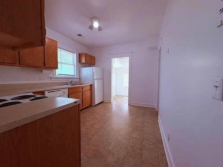 523 W Maple Ave #2-A — Photo 17