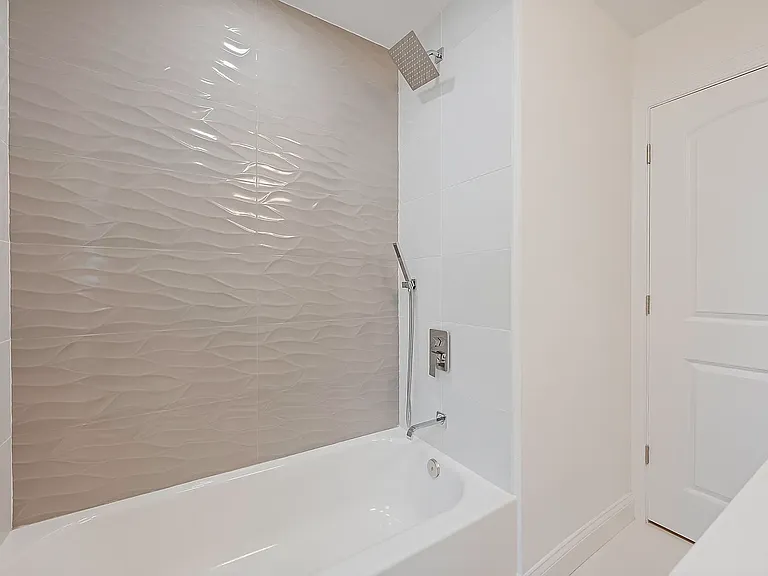 42 Smith St — Photo 23