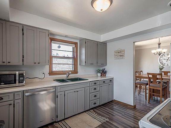 3rd image of 362 N Lexington Ave