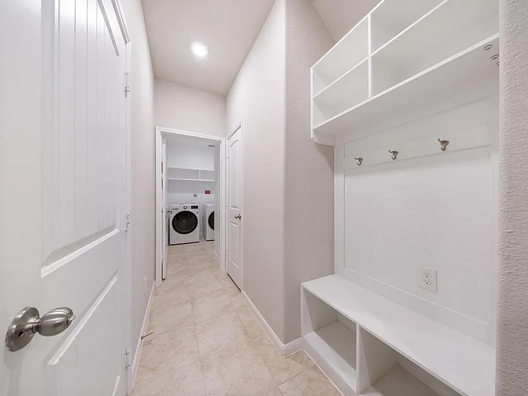 5318 Marisol Cove Dr — Photo 18