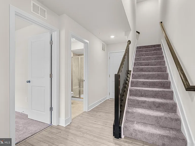 1826 Parham Way — Photo 4