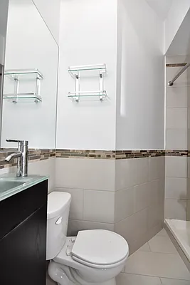 Rented by Bohemia Realty Group | media 7