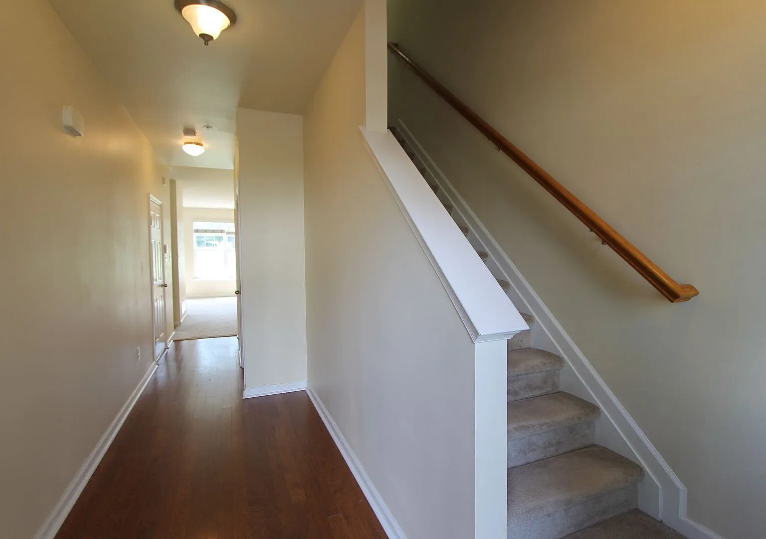 316 Ross Court (3BD/2.5BT) | Wyncote Townhome with Garage Parking — Photo 2