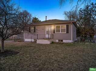 430 NW 19th St, Lincoln, NE 68528