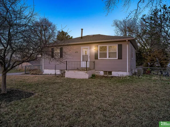 430 NW 19th St, Lincoln, NE 68528
