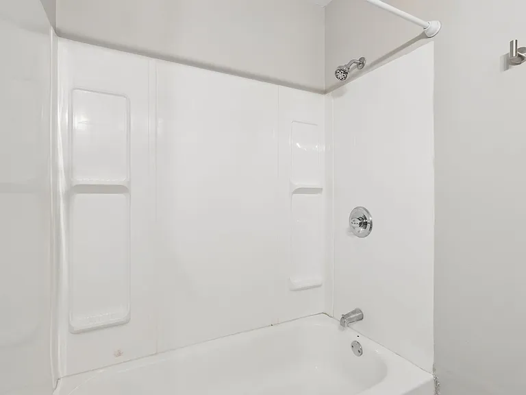 815 Riverview Dr #G — Photo 8