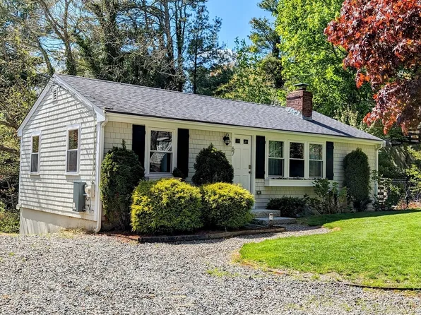 67 Huckleberry Ln, Barnstable, MA 02630