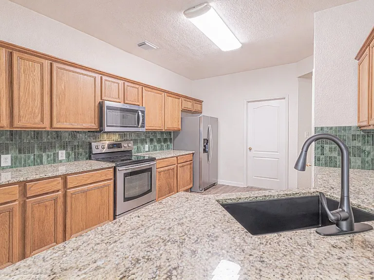 213 Tapwood Ln — Photo 14