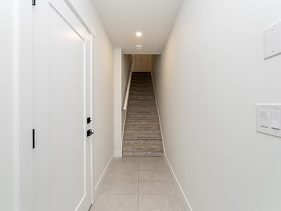4th image of 10527 155th St #9