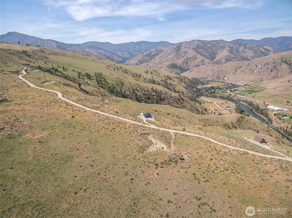 15 Cowboy Road, Pateros, WA 98846