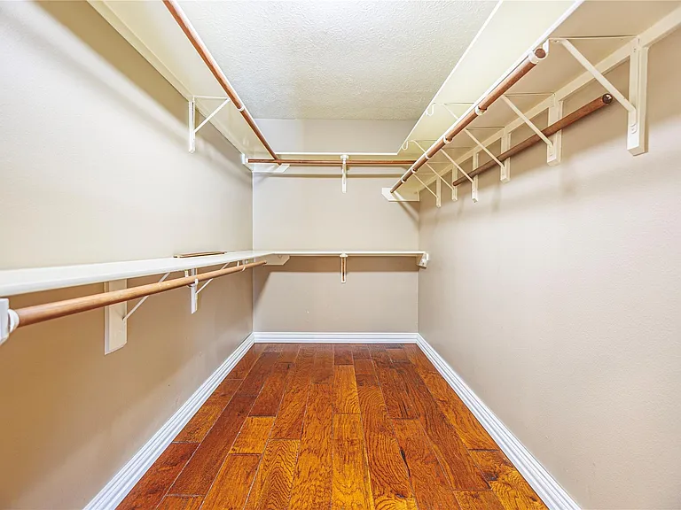 1247 Misty Lake Ct — Photo 20
