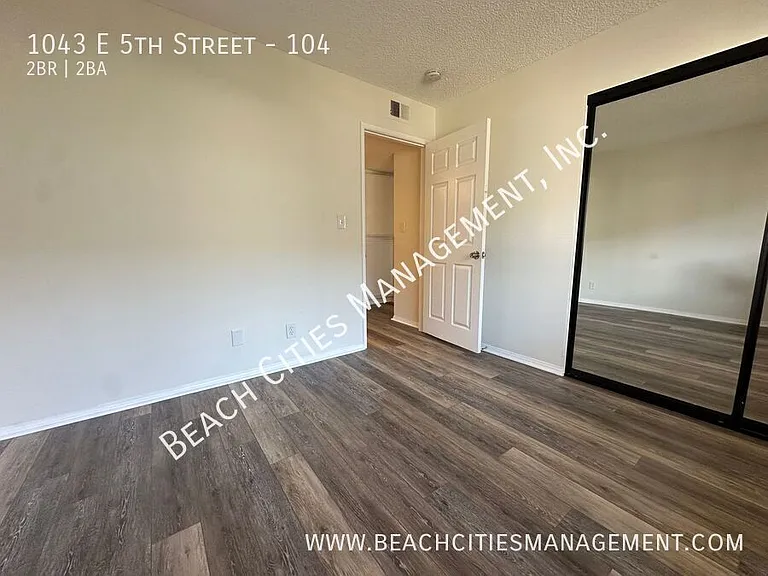 1043 E 5th St #104 — Photo 19