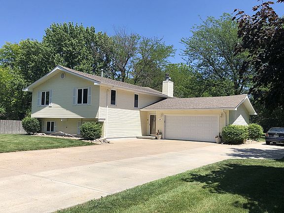 Front yard / driveway