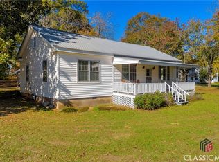 8 W Pine Ave, Comer, GA 30629