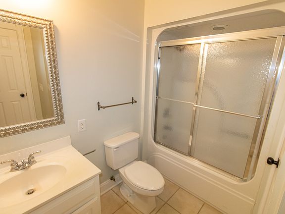 4th image of 906 Monarch Cir
