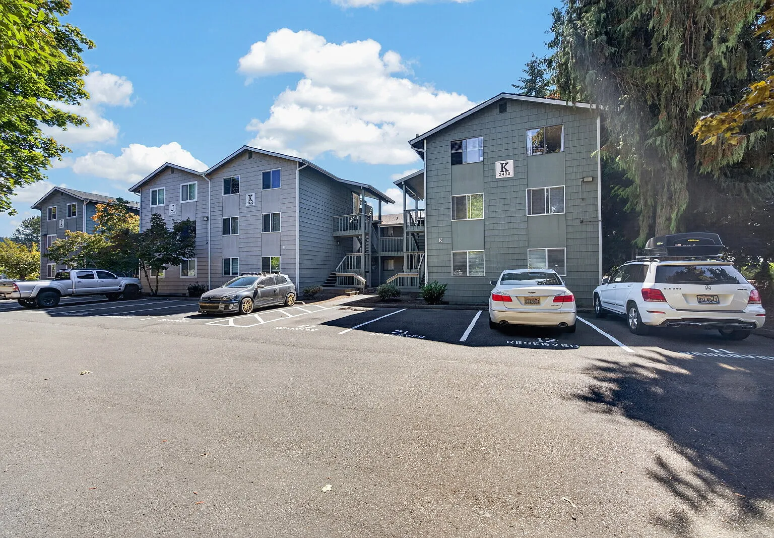 2 bed, 2.0 bath, 858 sqft, $1,995 — Photo 1