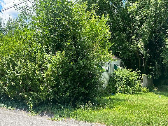 3rd image of 642 Ridge Ave