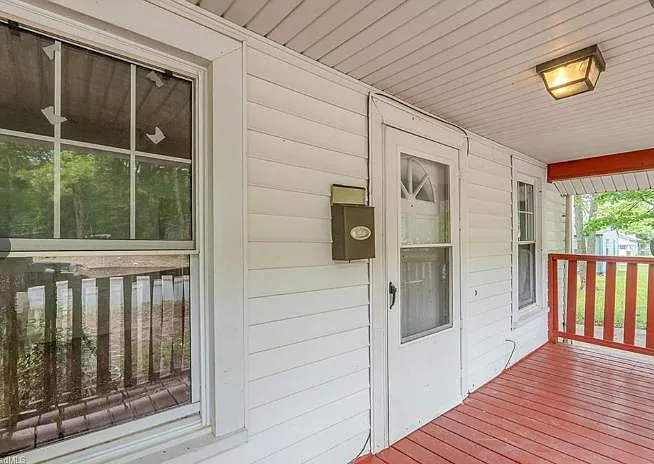 2 bed, 1.0 bath, 860 sqft, $1,100 — Photo 2