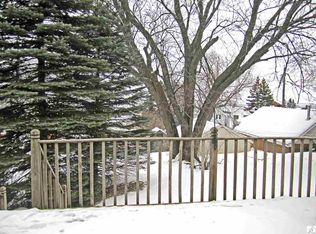 822 E 9th St, Duluth, MN 55805